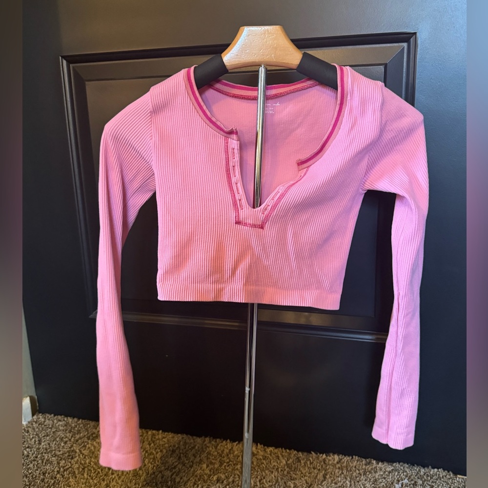 Urban Outfitters Women's Pink Crop-top, xs/s, long sleeve, go for gold top